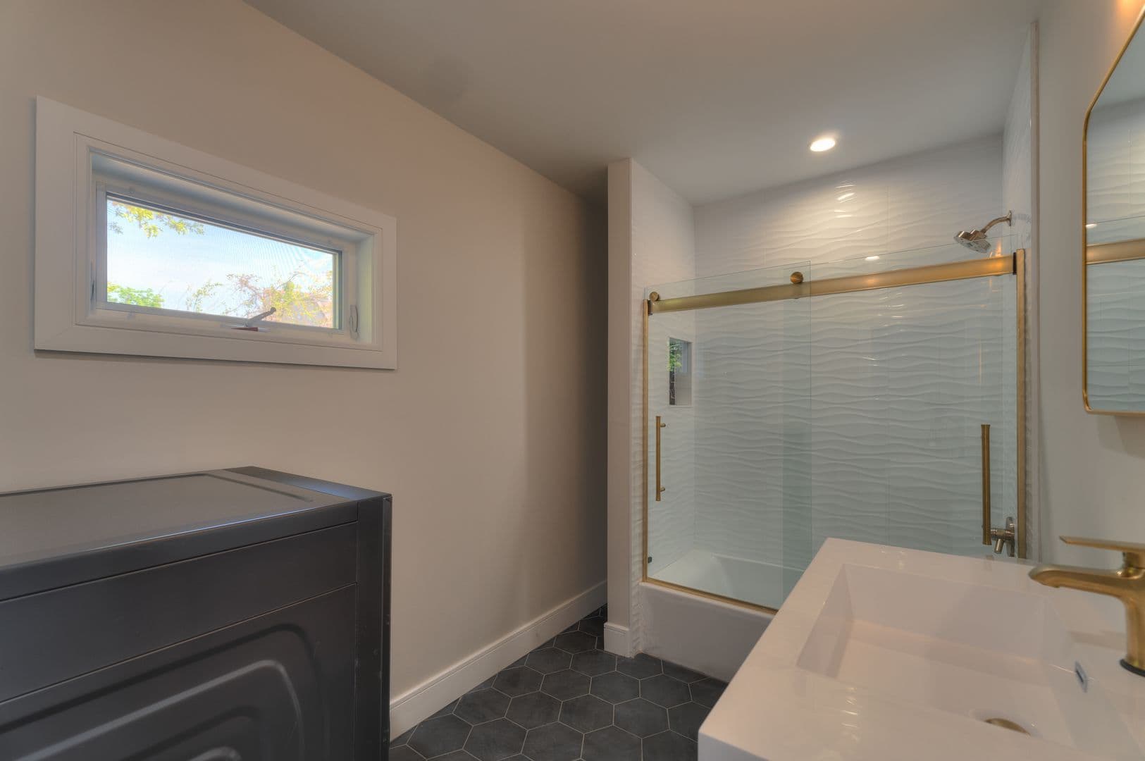 New Haven Apartment: 123 Winchester