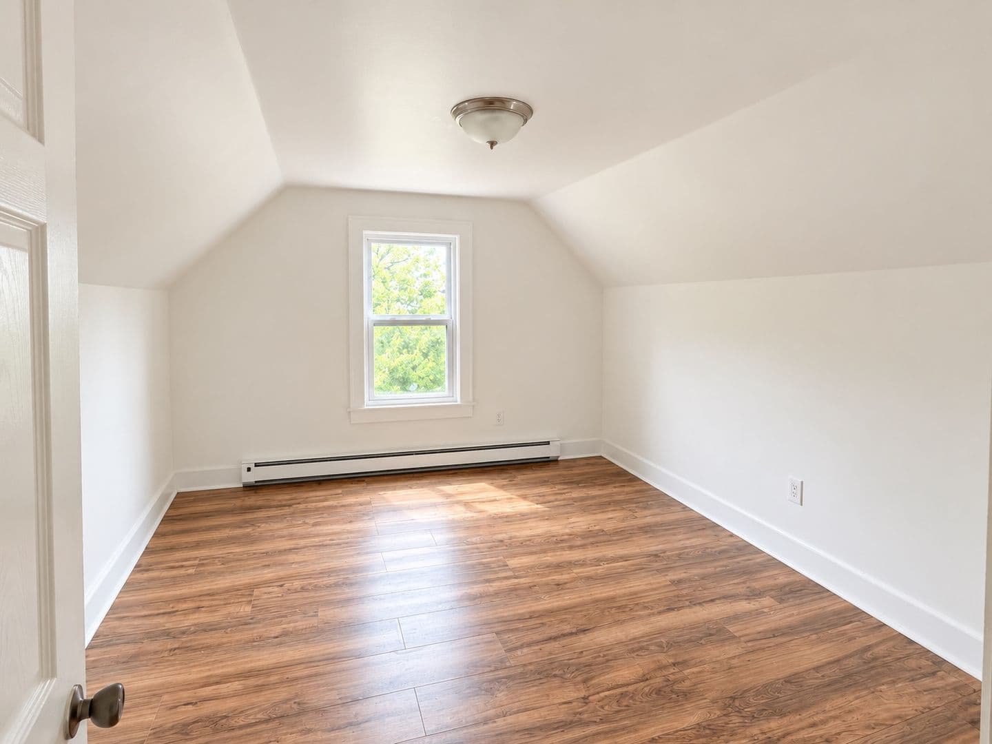 County Apartment: New Haven