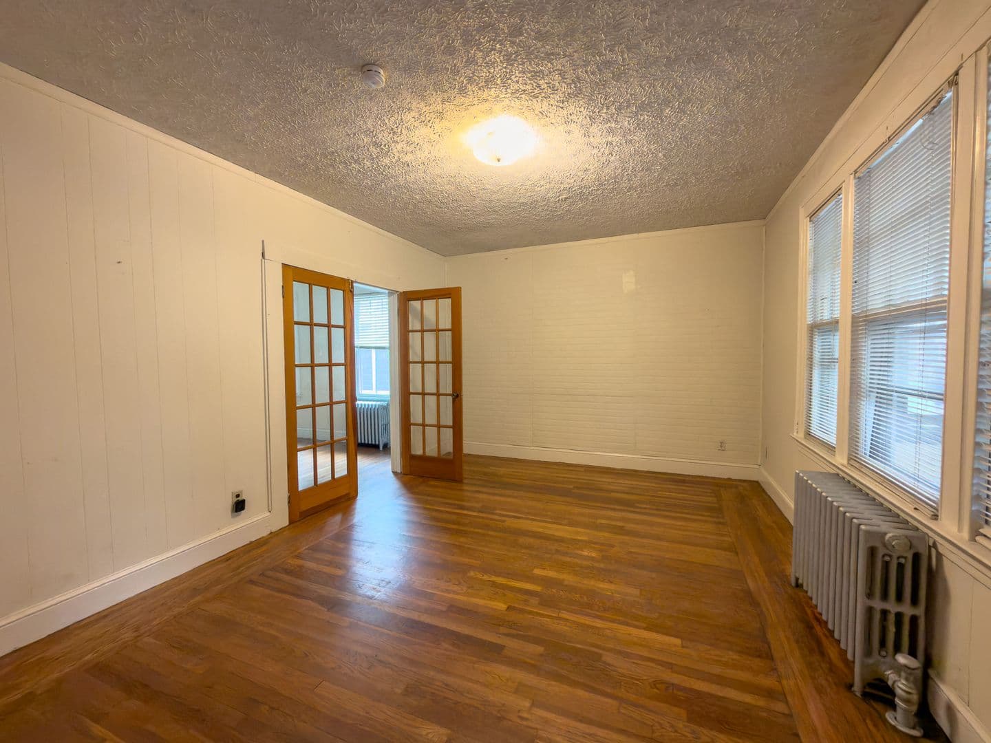 New Haven, Apartment: 27-29 Cottage Street