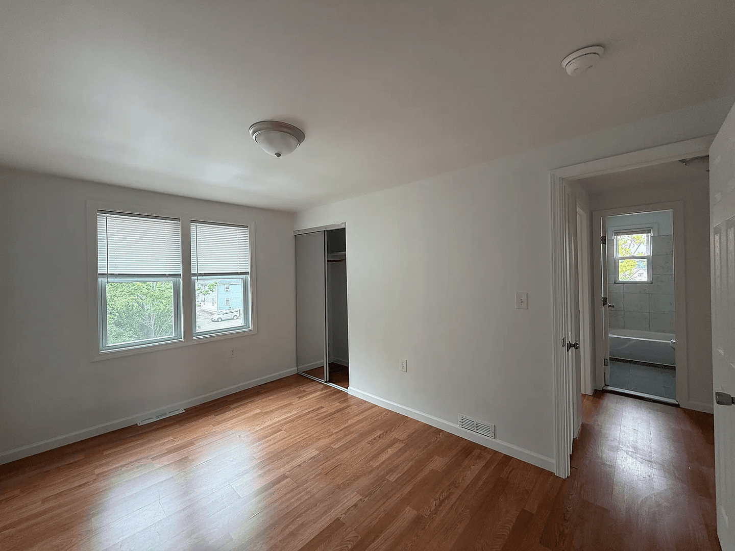 County Apartment: New Haven