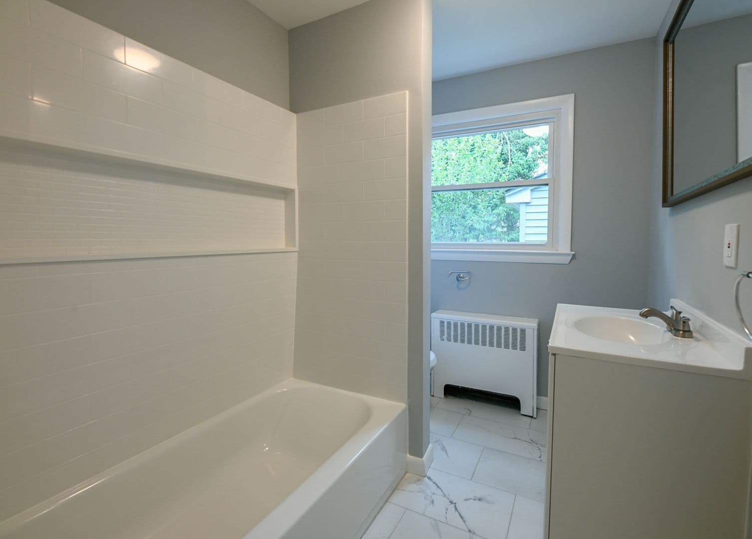 Hamden House: 95 Riverside Drive