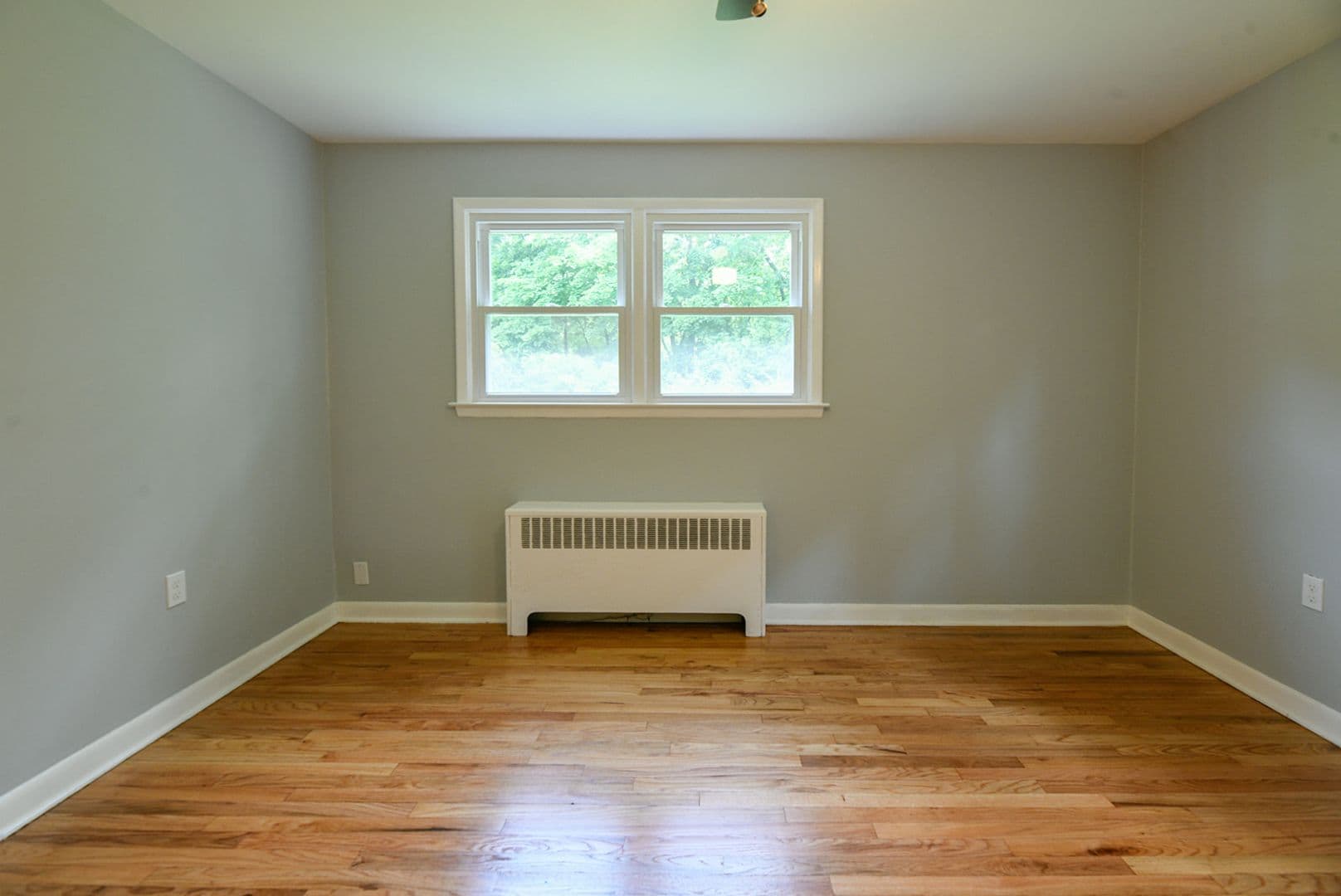 Hamden House: 95 Riverside Drive