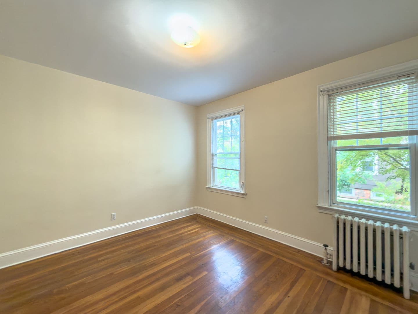 New Haven, Apartment: 27-29 Cottage Street