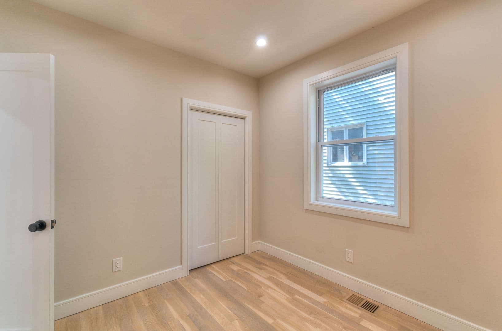 New Haven Apartment: 123 Winchester