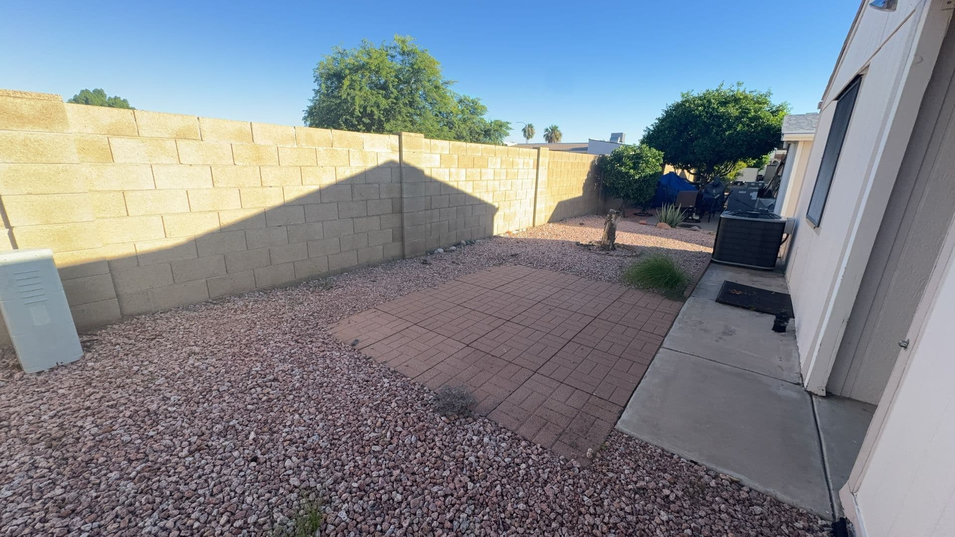 Mesa House: 5735 E McDowell Rd #466