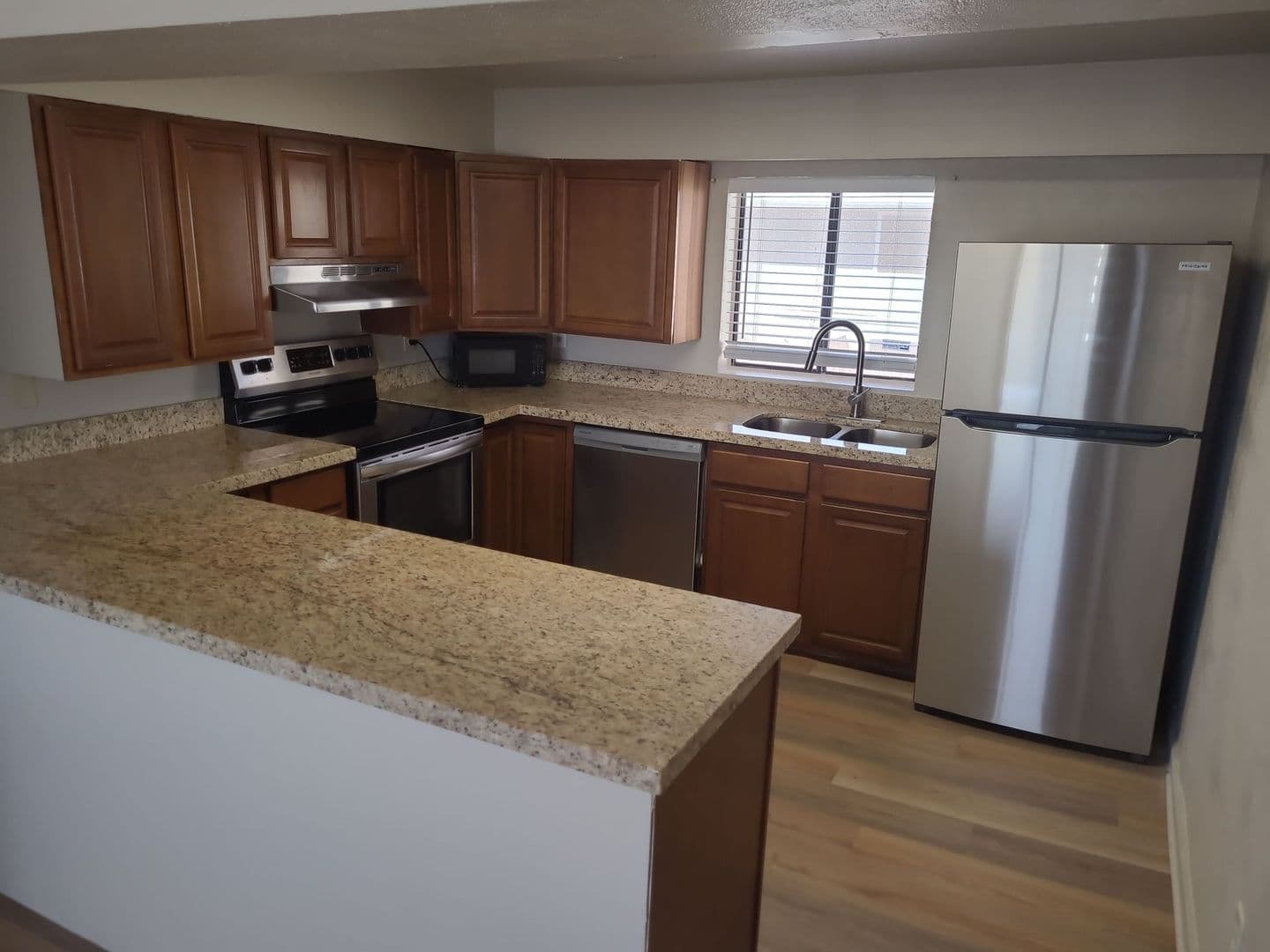 Apache Junction Apartment: 451 East 10th Ave