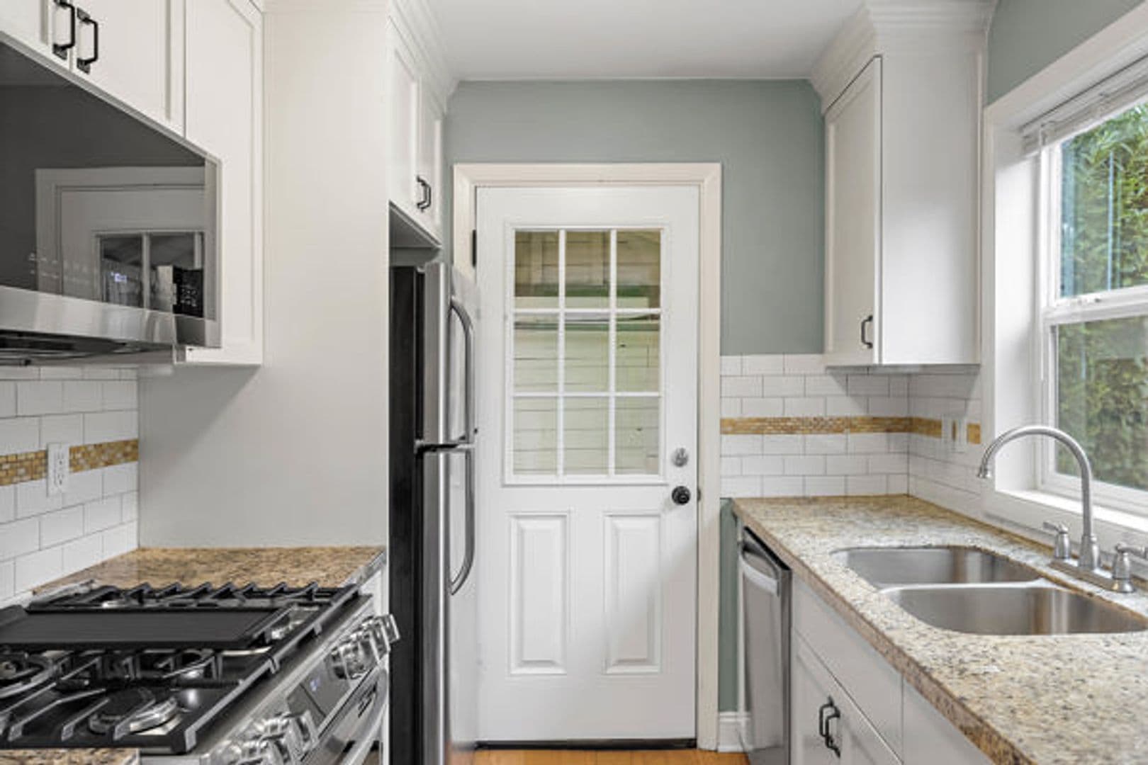 Portland House: 9525 N Hodge Ave