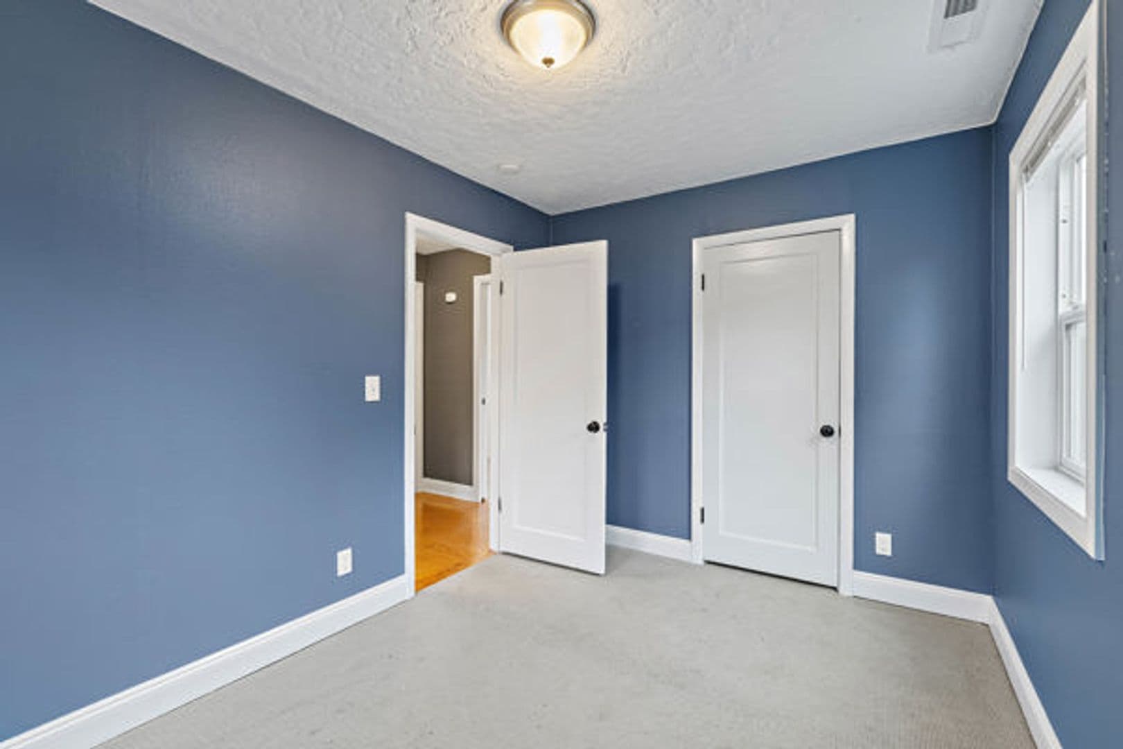 Portland House: 9525 N Hodge Ave
