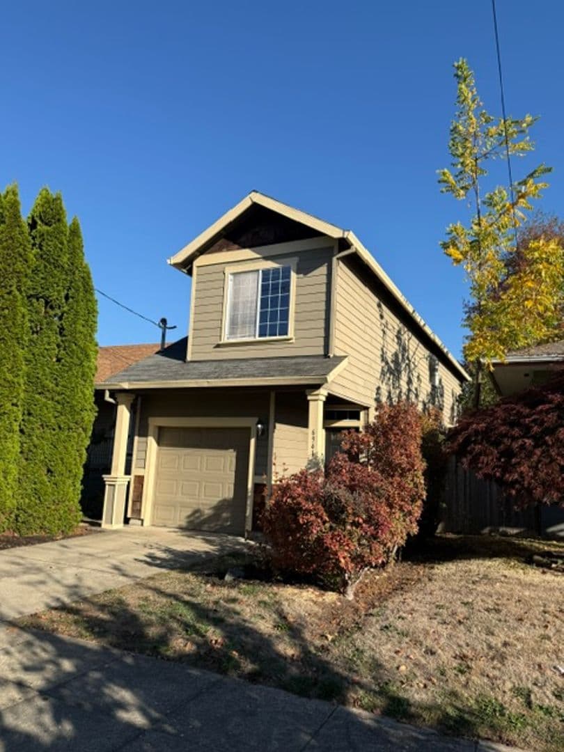 Portland House: 6941 N Smith St