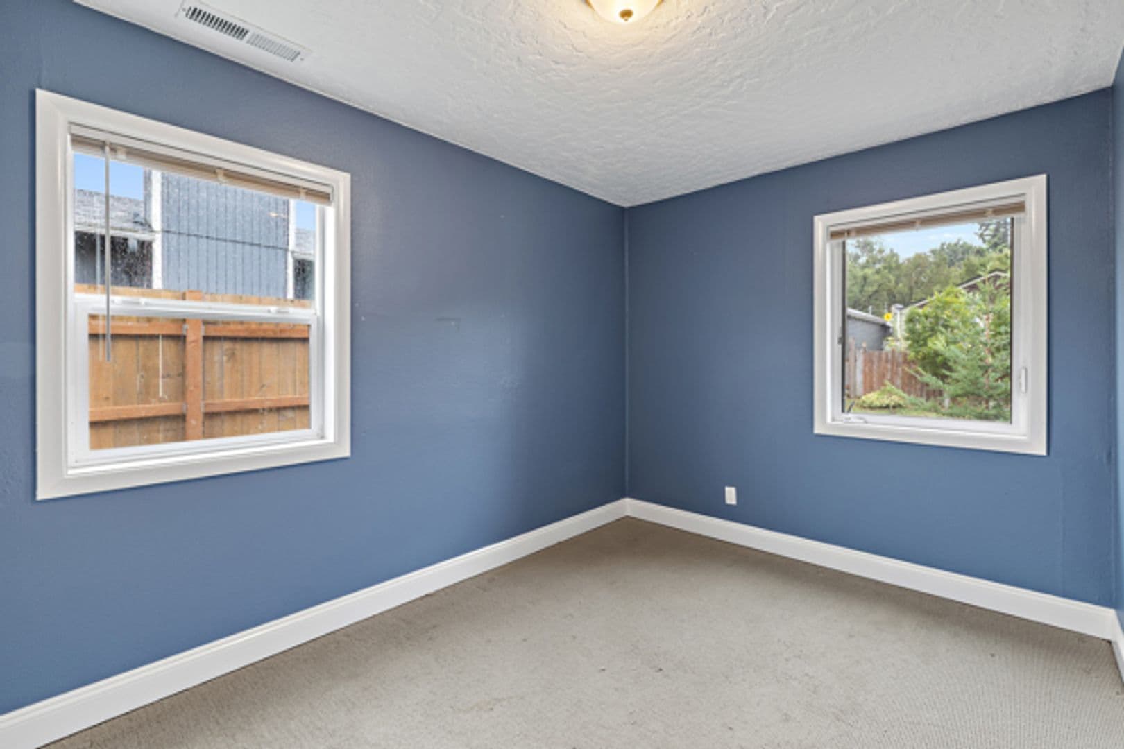 Portland House: 9525 N Hodge Ave