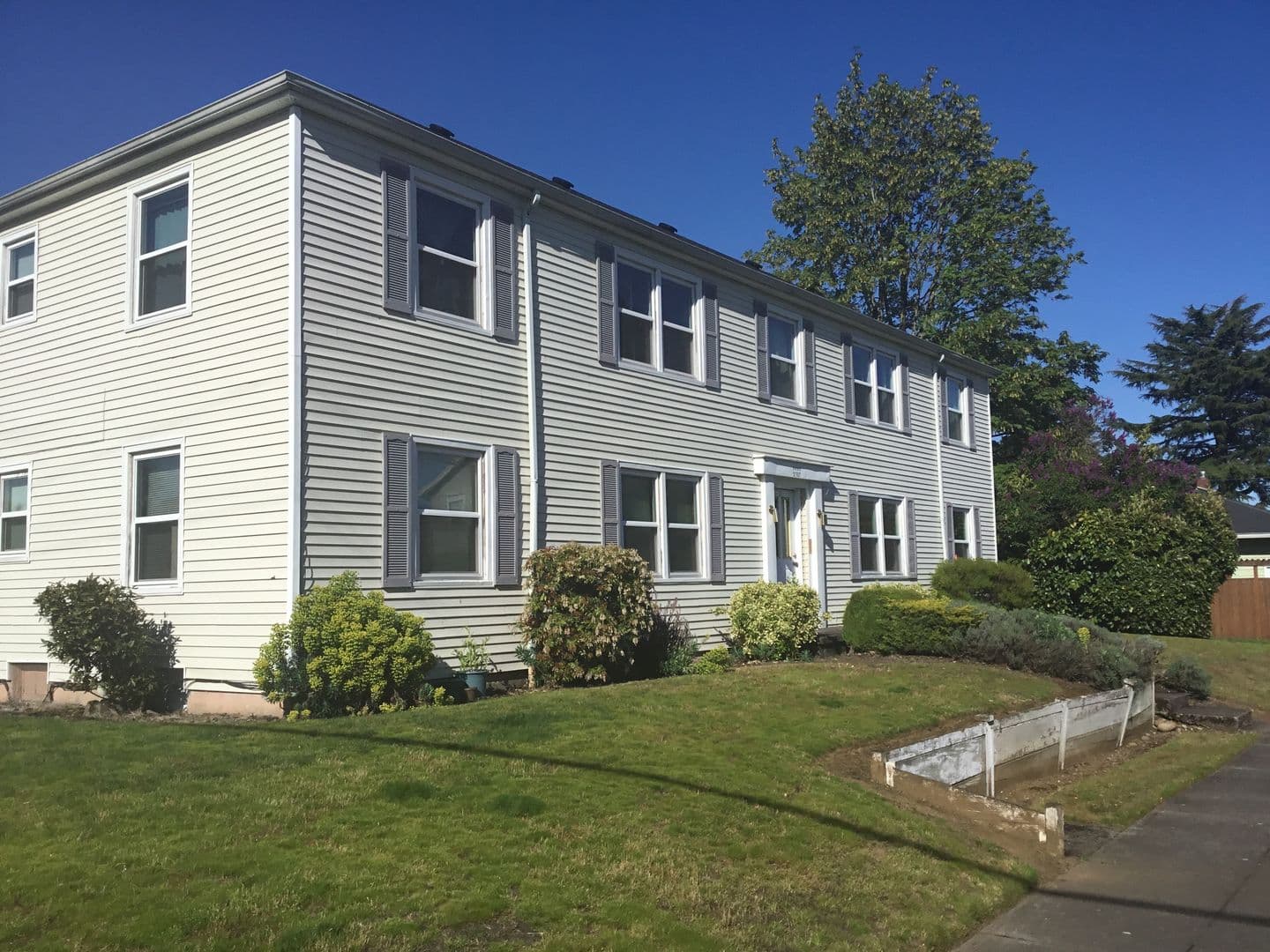 Portland Apartment: 2707 NE Prescott St.