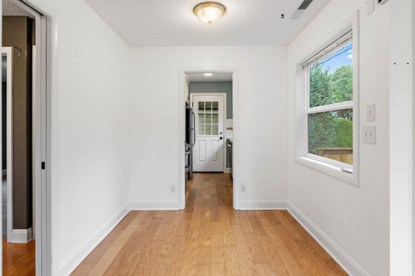 Portland House: 9525 N Hodge Ave