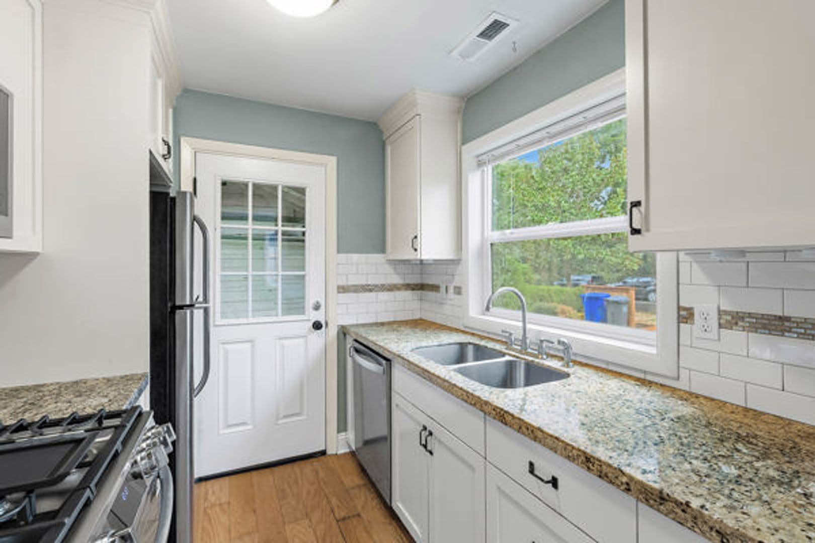 Portland House: 9525 N Hodge Ave
