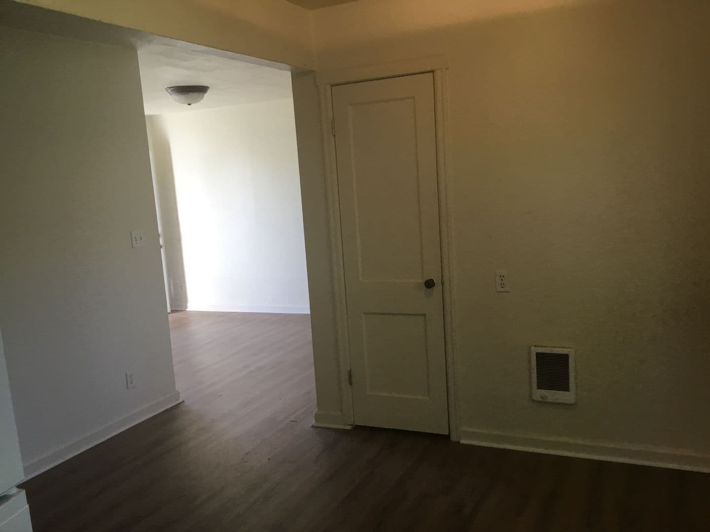 Portland Apartment: 2707 NE Prescott St.