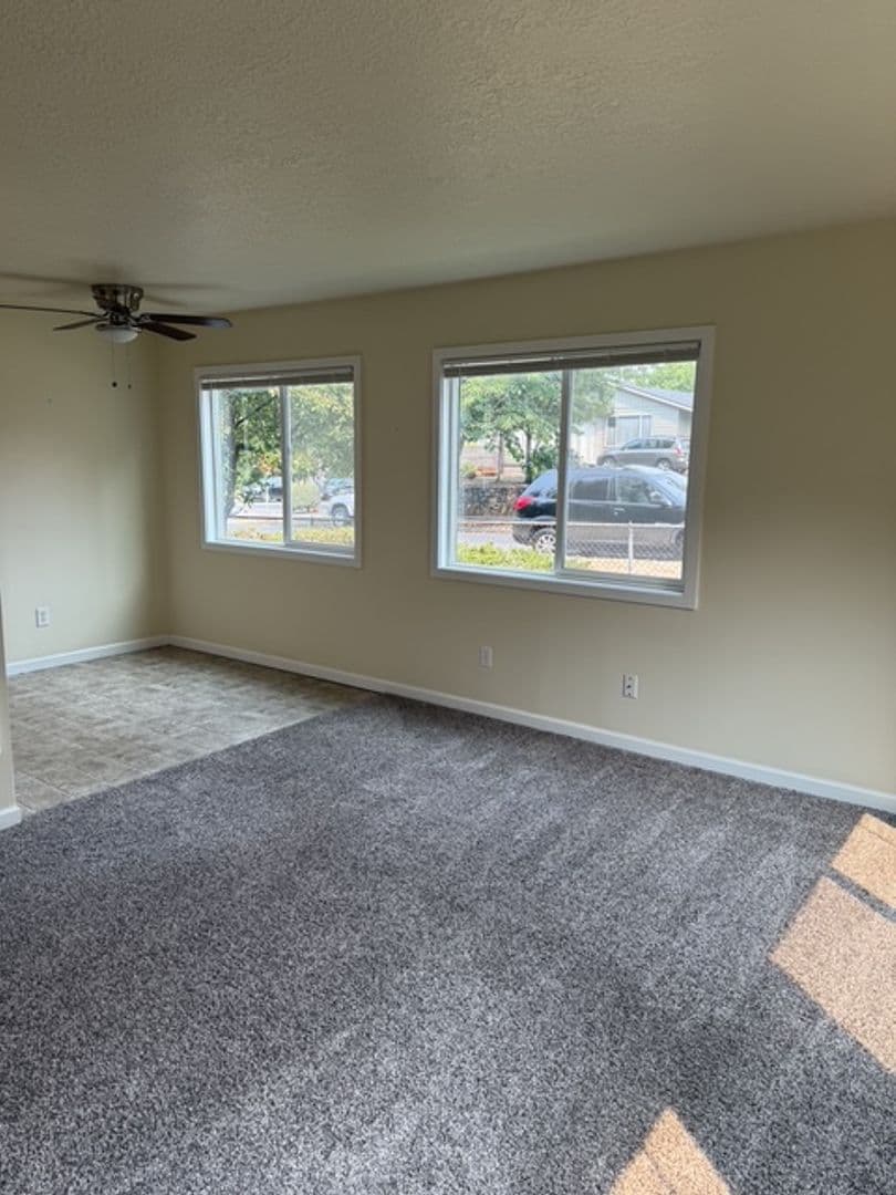 Portland Apartment: 5010 SE 41st Ave