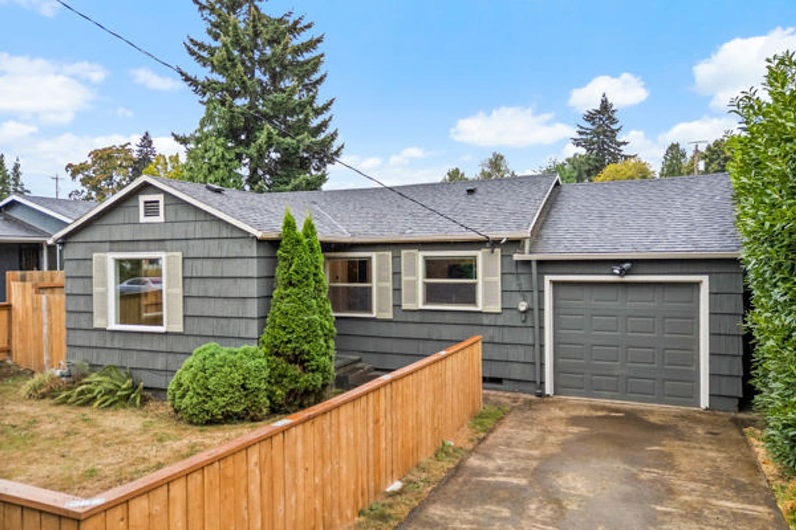 Portland House: 9525 N Hodge Ave