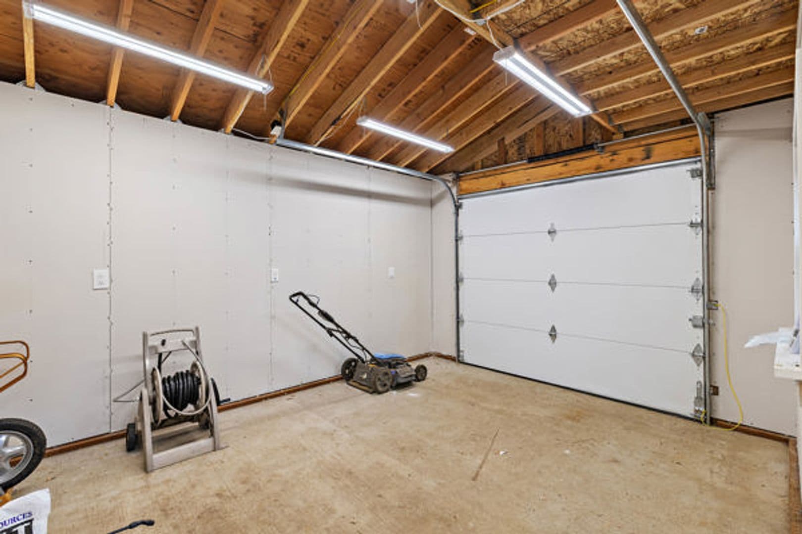 Portland House: 9525 N Hodge Ave