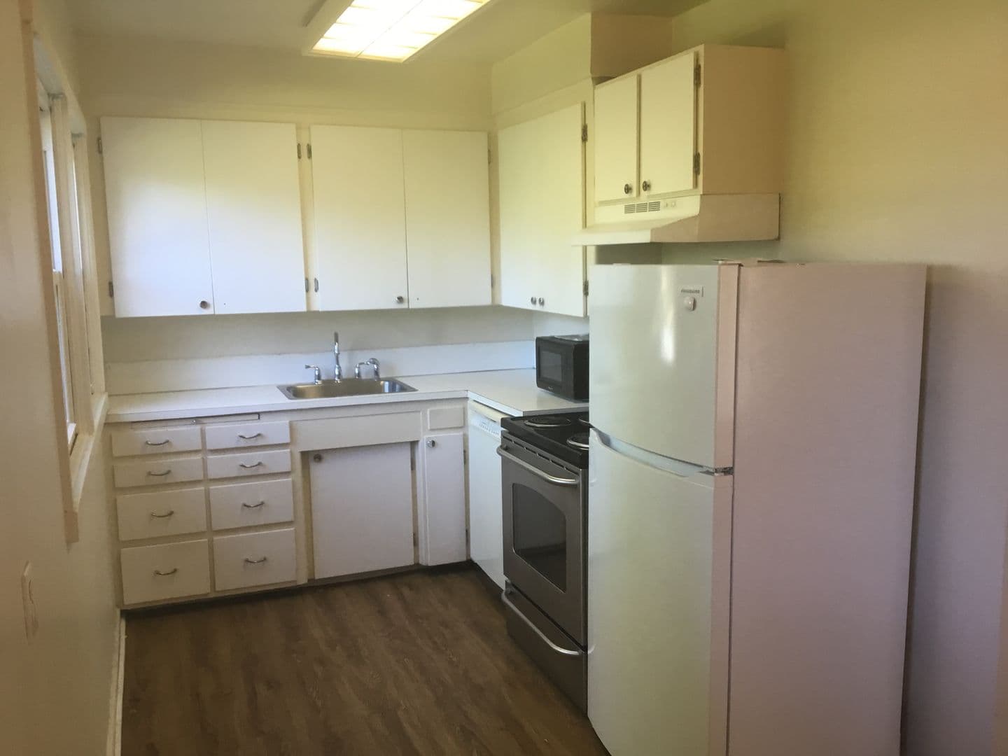 Portland Apartment: 2707 NE Prescott St.