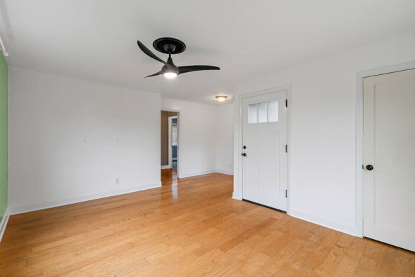 Portland House: 9525 N Hodge Ave