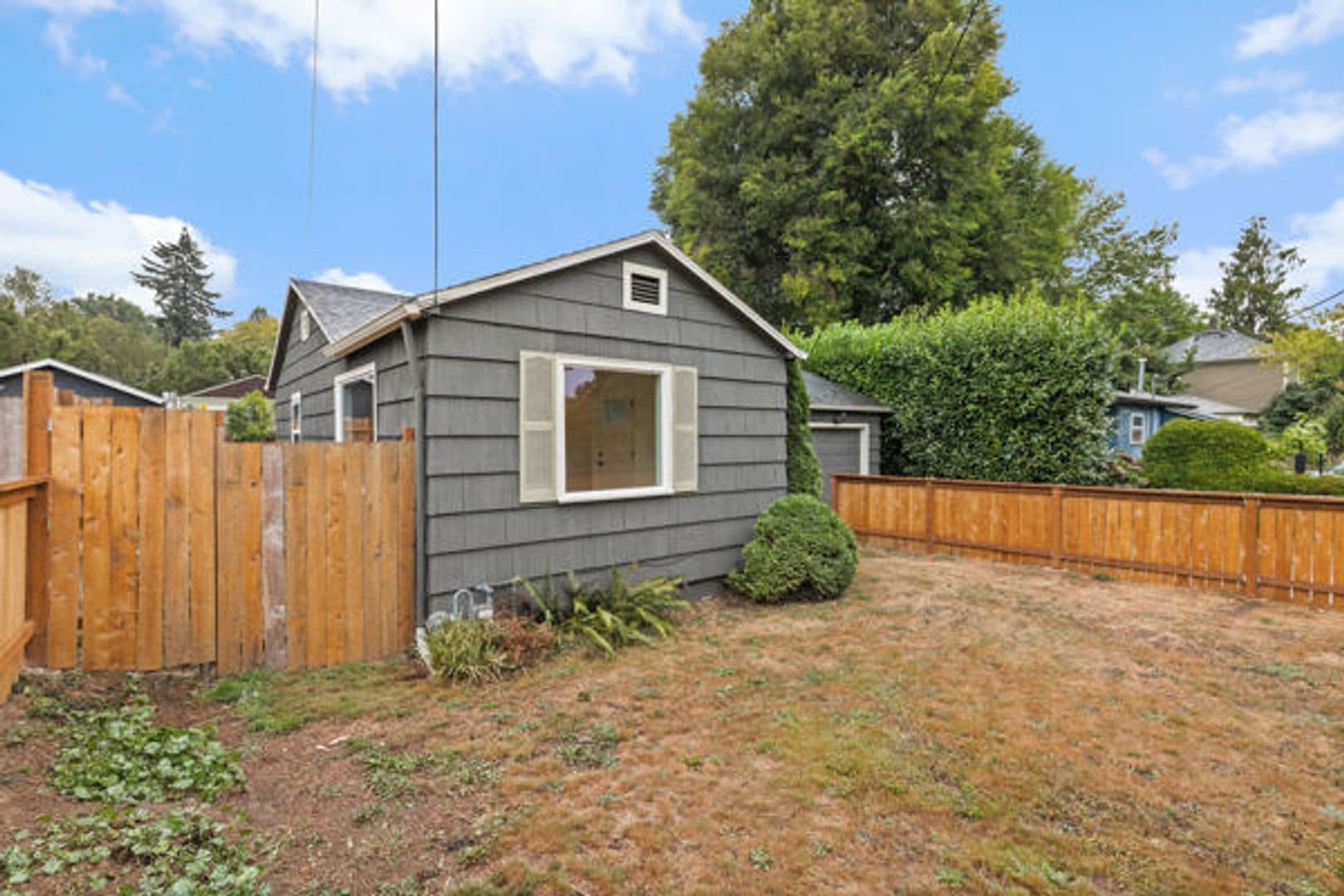 Portland House: 9525 N Hodge Ave
