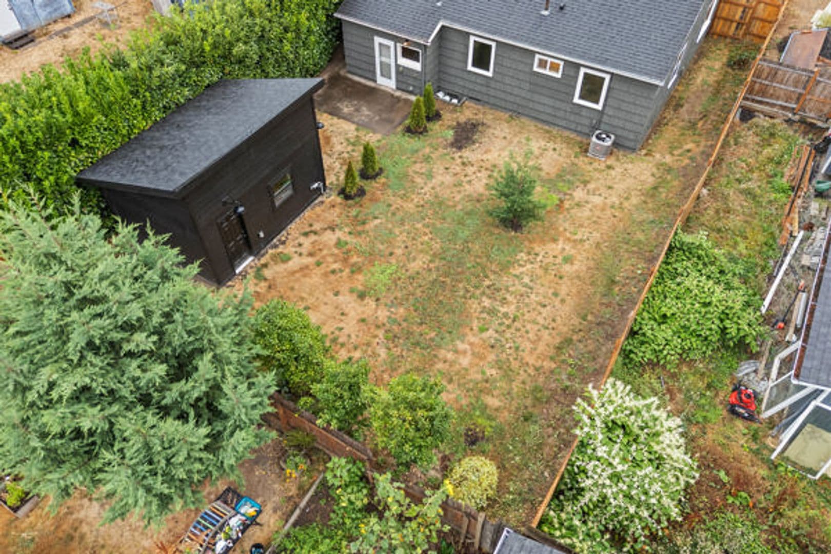 Portland House: 9525 N Hodge Ave