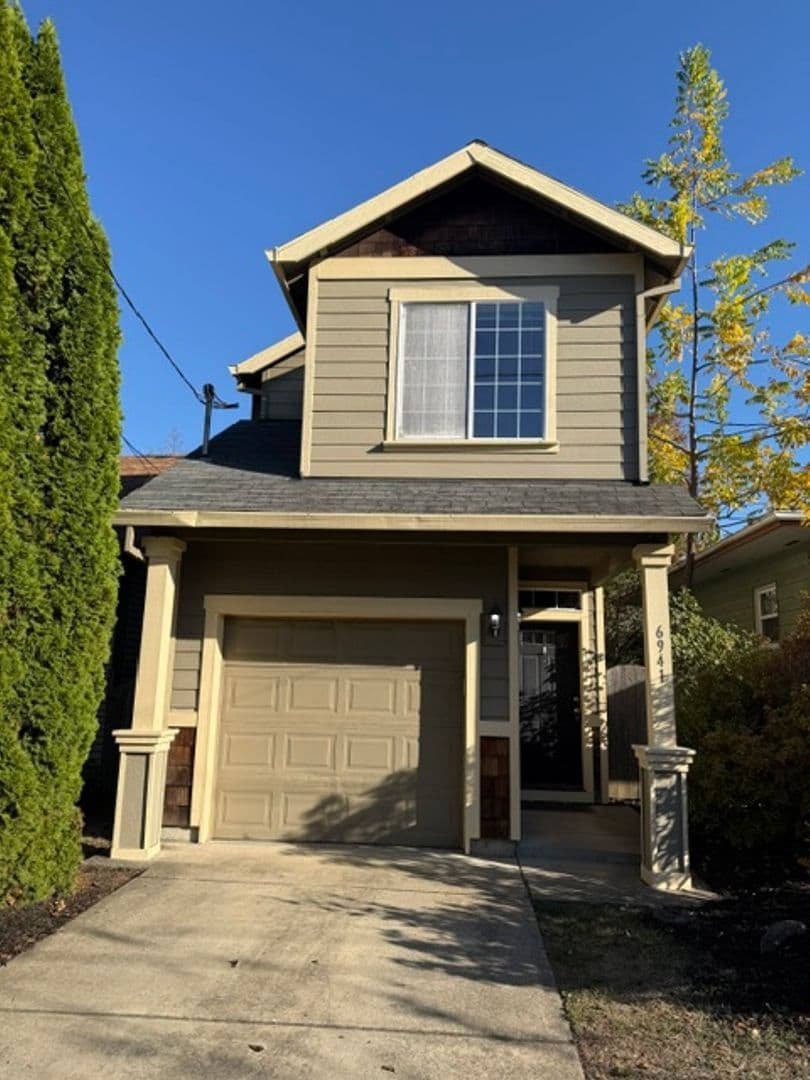 Portland House: 6941 N Smith St