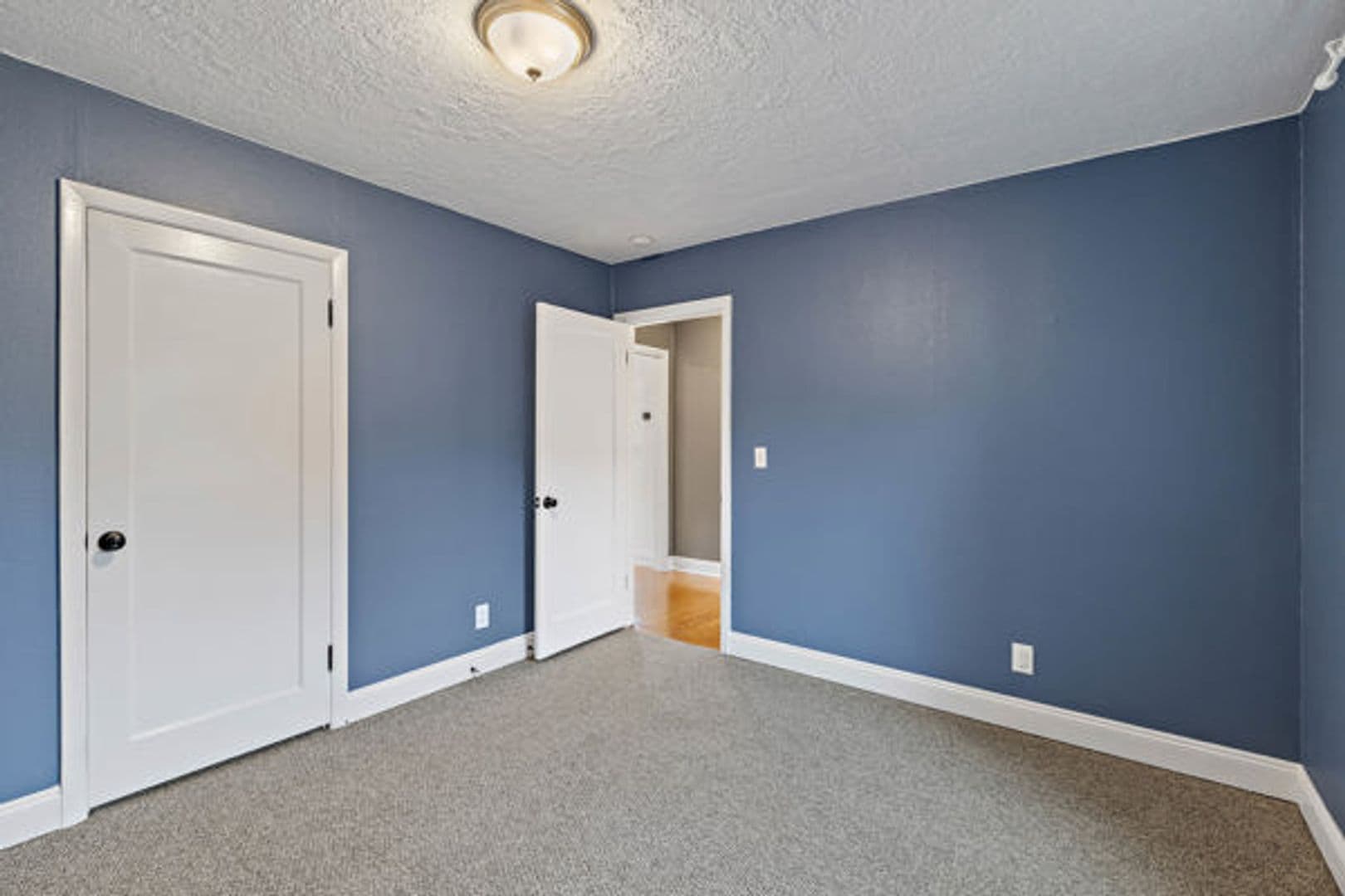 Portland House: 9525 N Hodge Ave