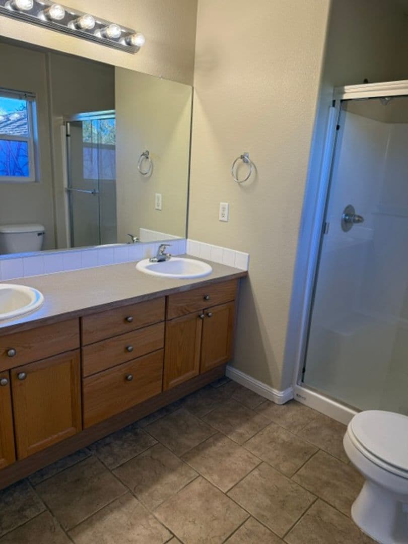 Portland House: 6941 N Smith St