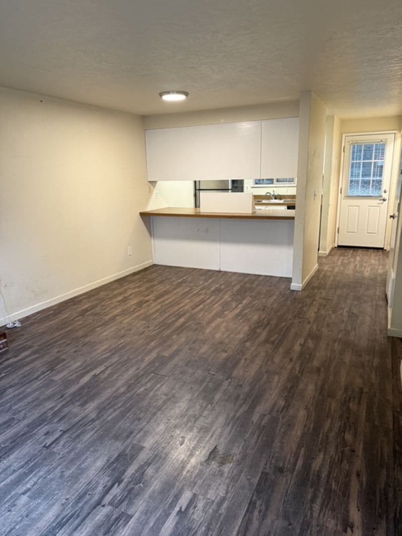 Gresham Apartment: 21640-21644 SE Alder St