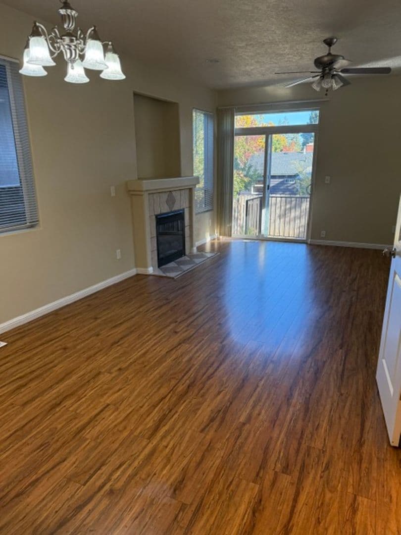 Portland House: 6941 N Smith St