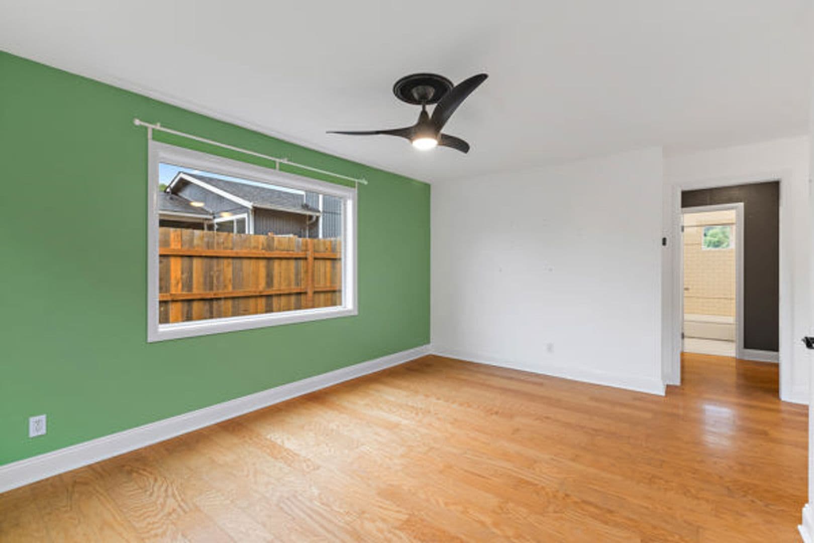 Portland House: 9525 N Hodge Ave