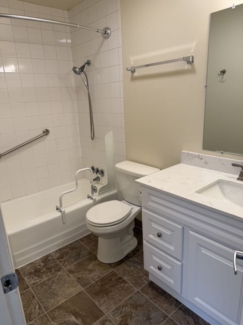 Portland Apartment: 5010 SE 41st Ave