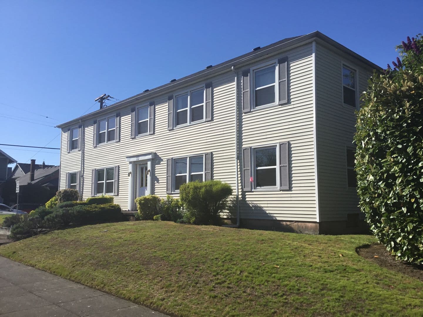 Portland Apartment: 2707 NE Prescott St.