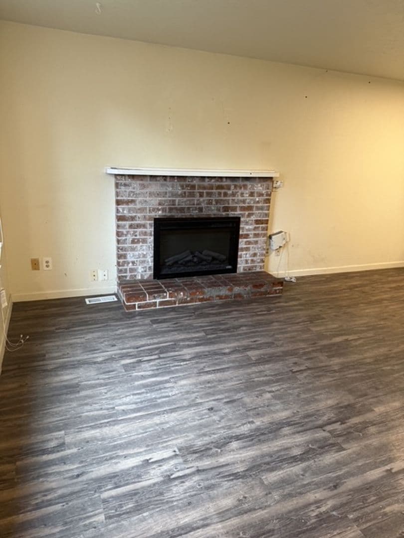 Gresham Apartment: 21640-21644 SE Alder St
