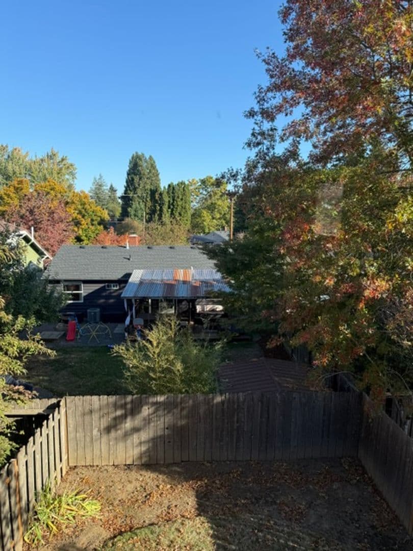 Portland House: 6941 N Smith St