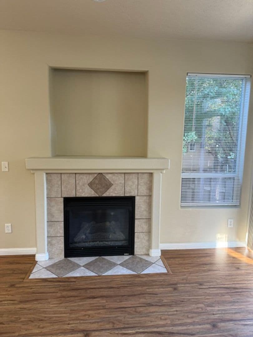 Portland House: 6941 N Smith St