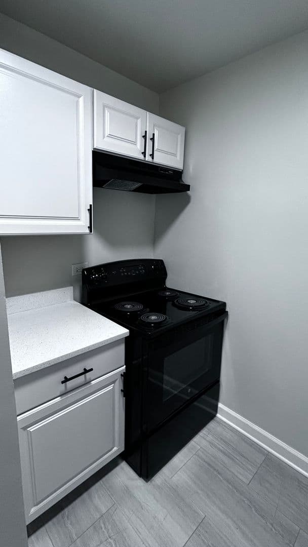 Lansing Apartment: 3045/3061 and 3069 Bernice Road