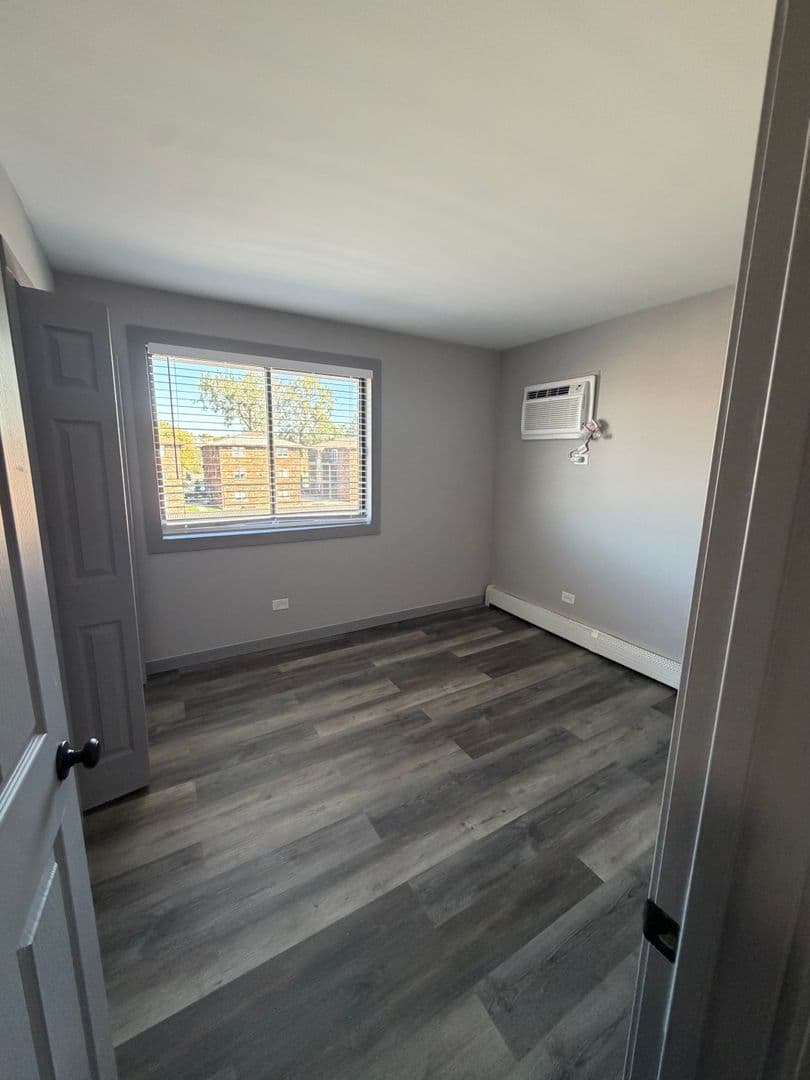 Lansing Apartment: 3023 Bernice Rd