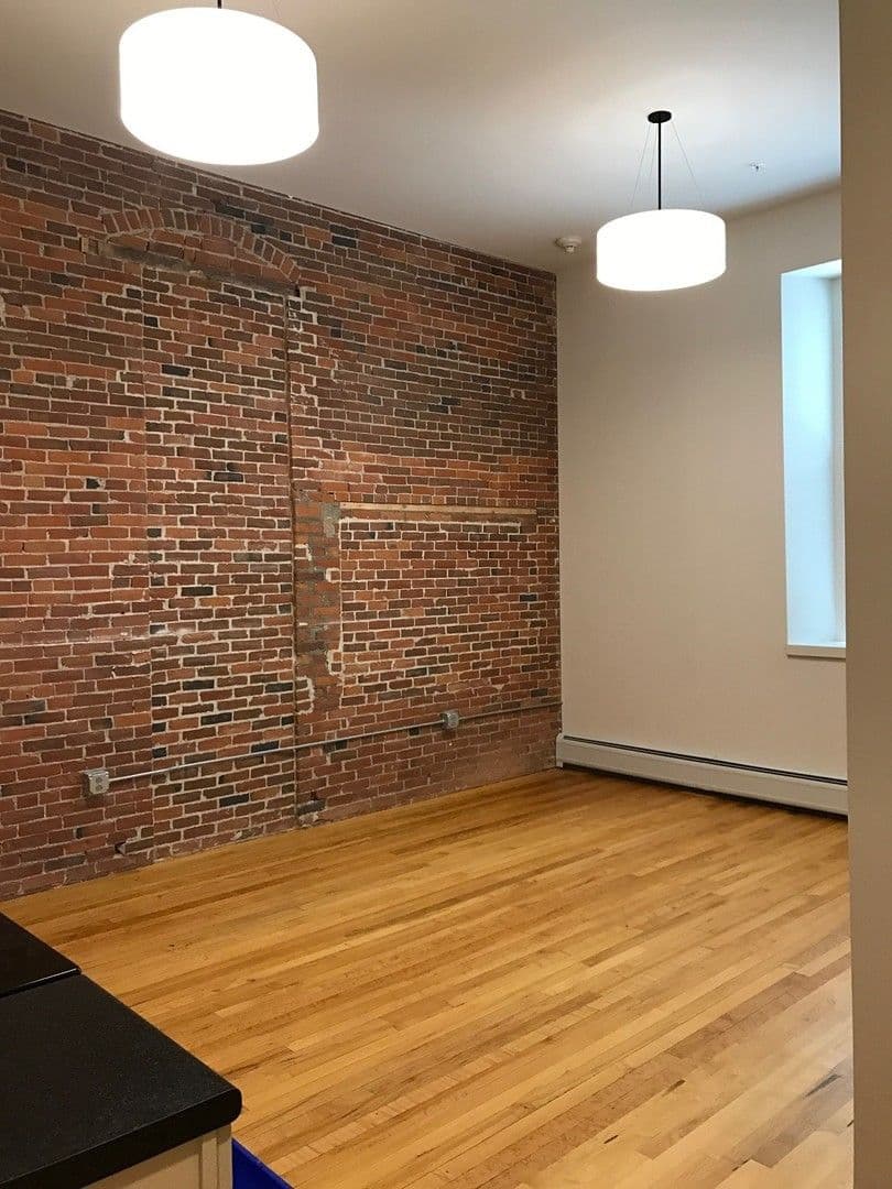 Burlington Apartment: 375 North Avenue