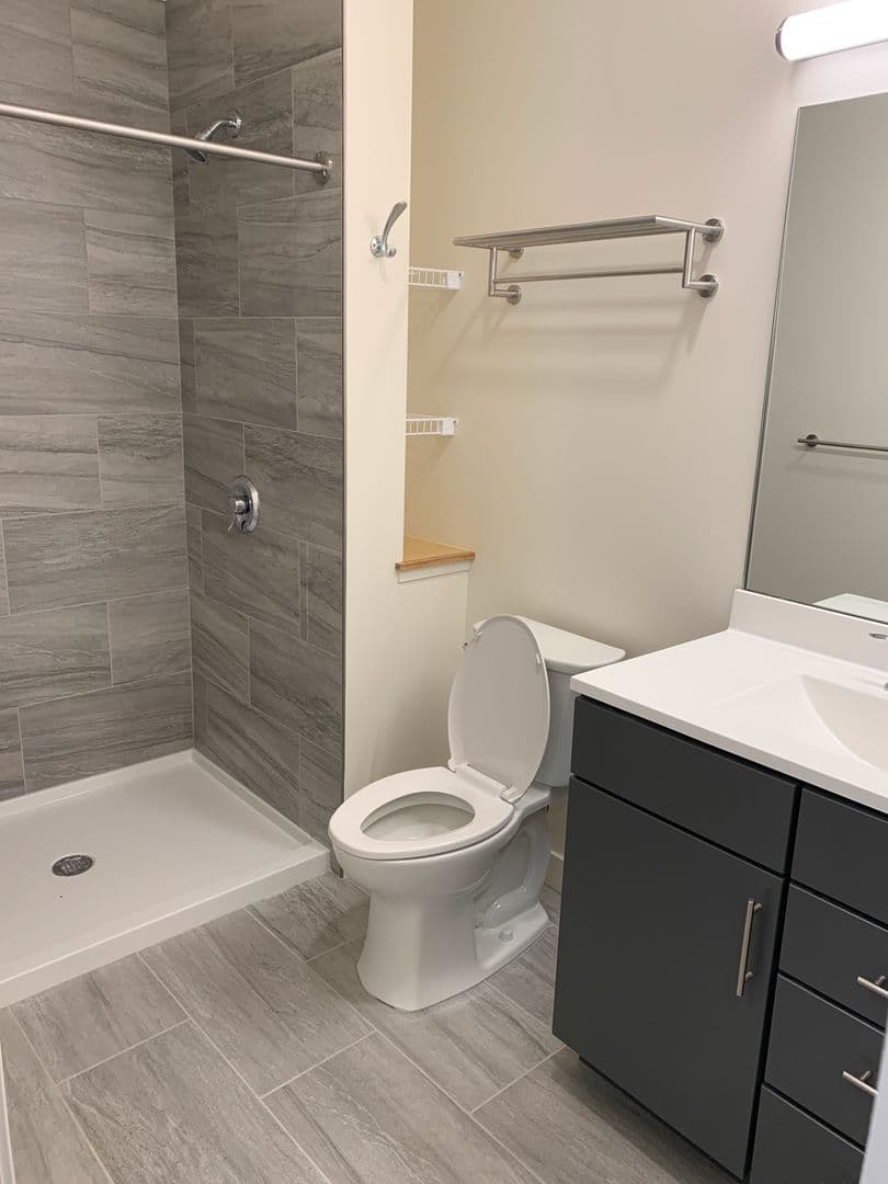 Burlington Apartment: 351 North Ave