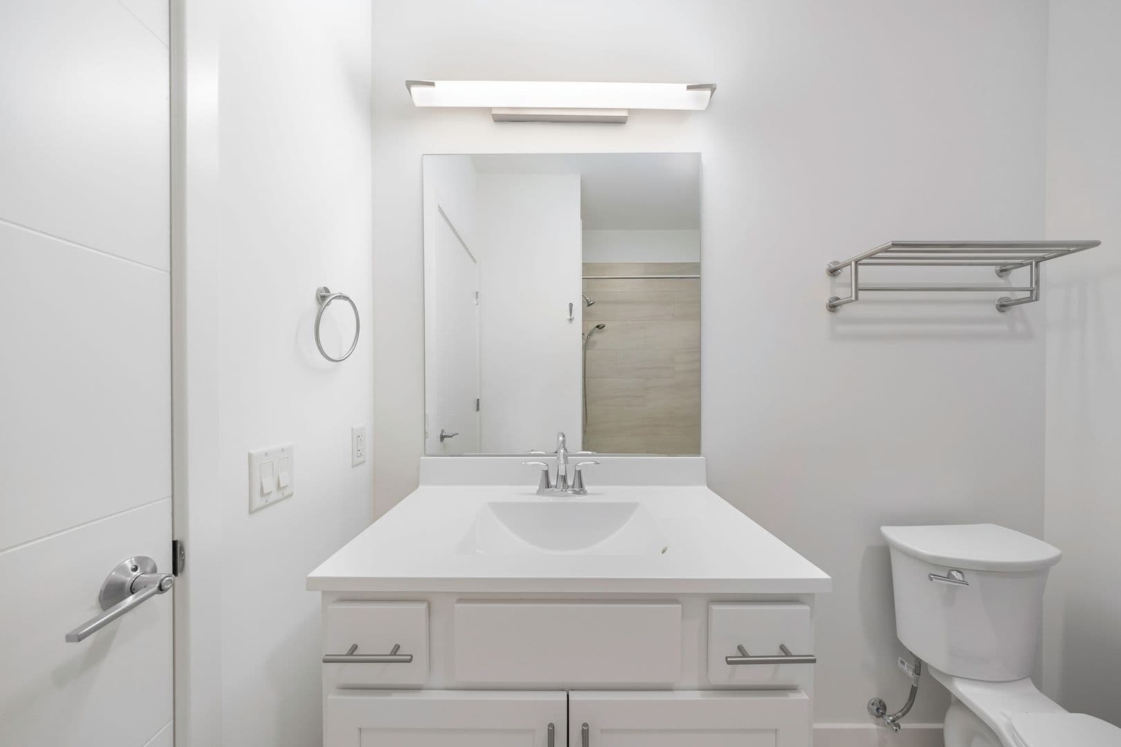 Burlington Apartment: 70 Cambrian Way