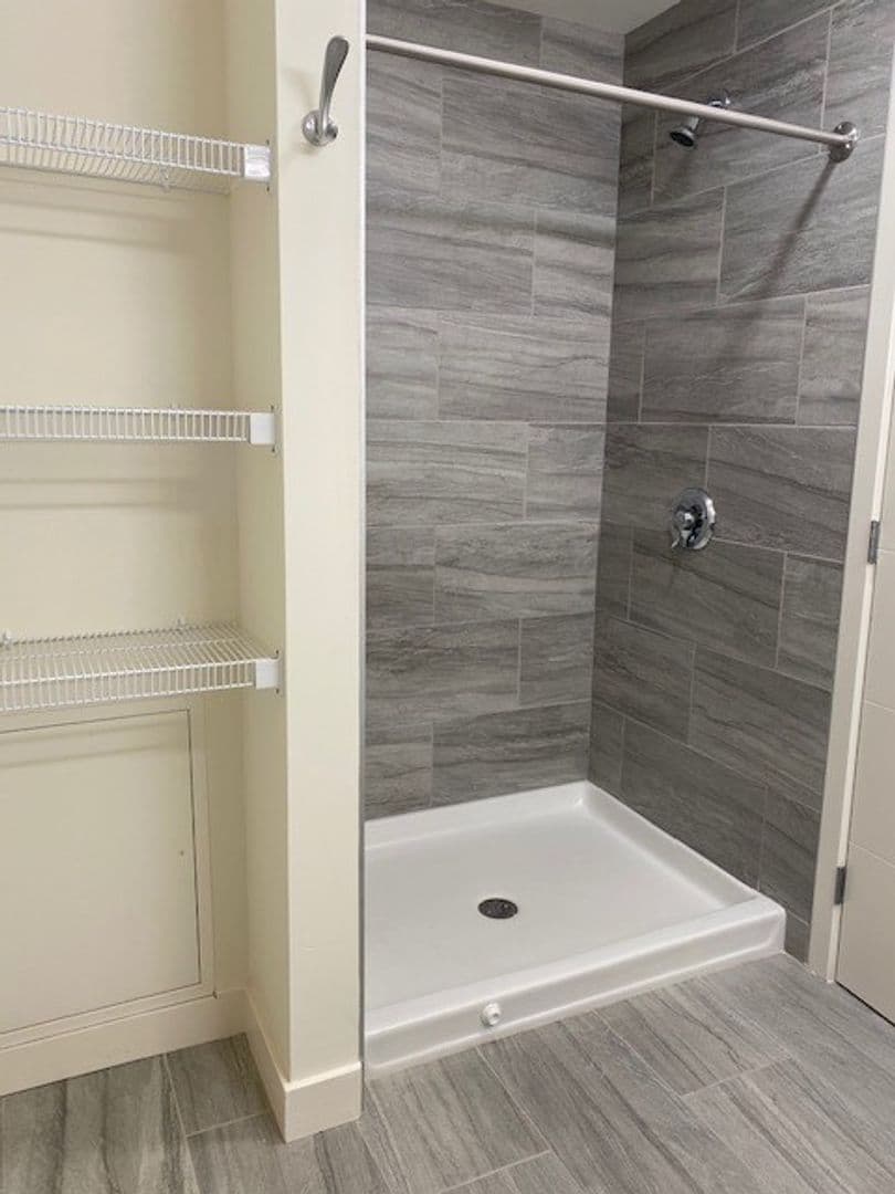 Burlington Apartment: 351 North Ave