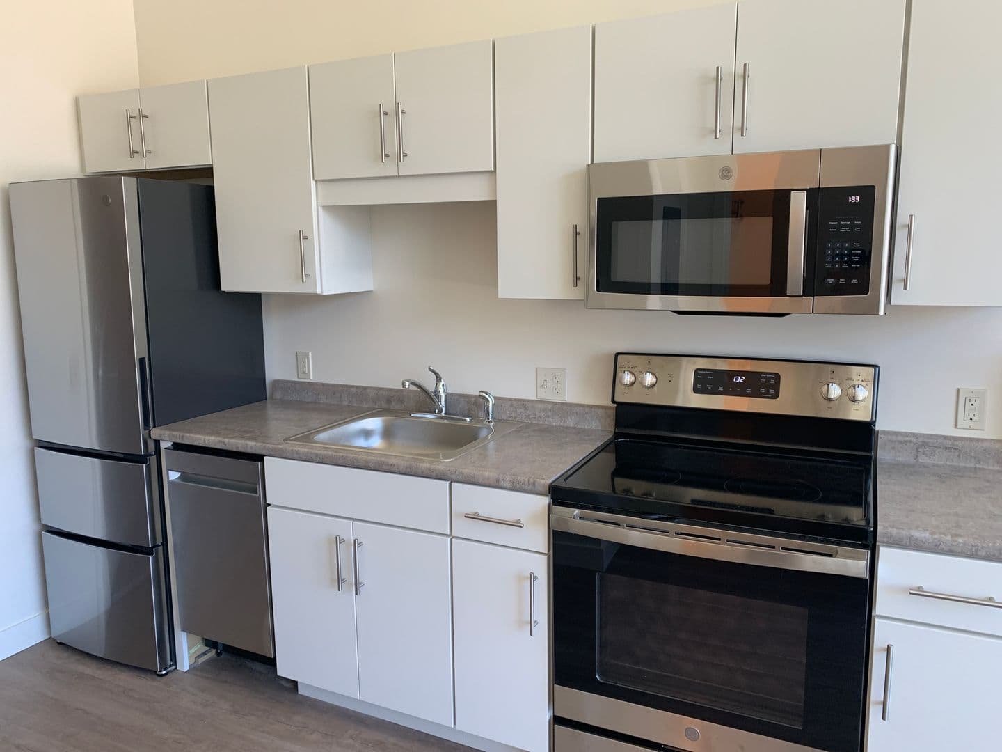 Burlington Apartment: 351 North Ave