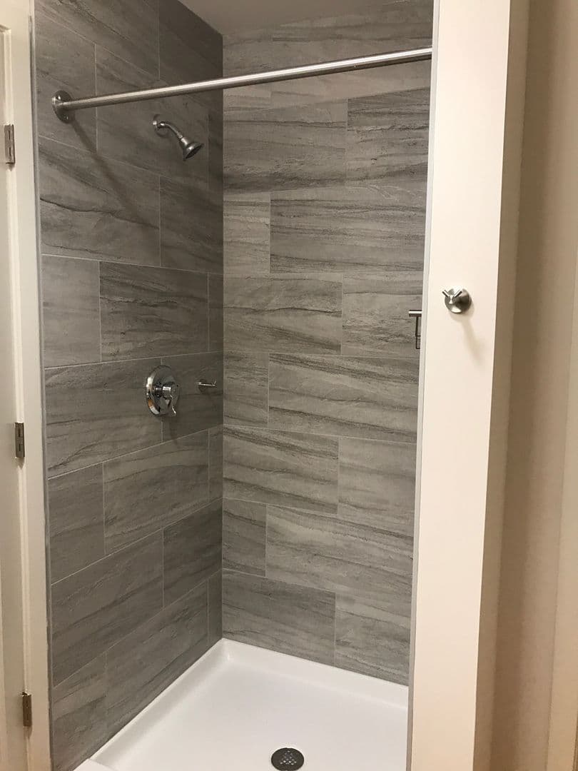 Burlington Apartment: 375 North Avenue