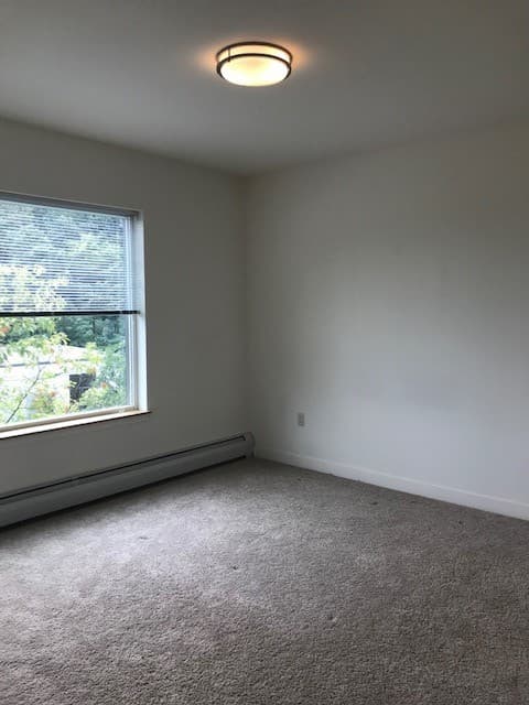 South Burlington Apartment: 80 Eastwood Drive