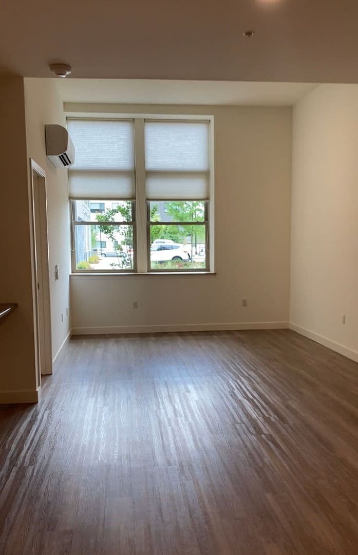 Burlington Apartment: 351 North Ave