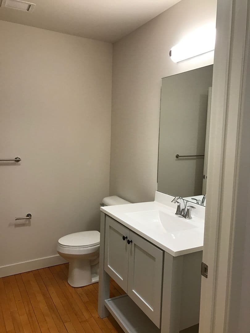 Burlington Apartment: 375 North Avenue