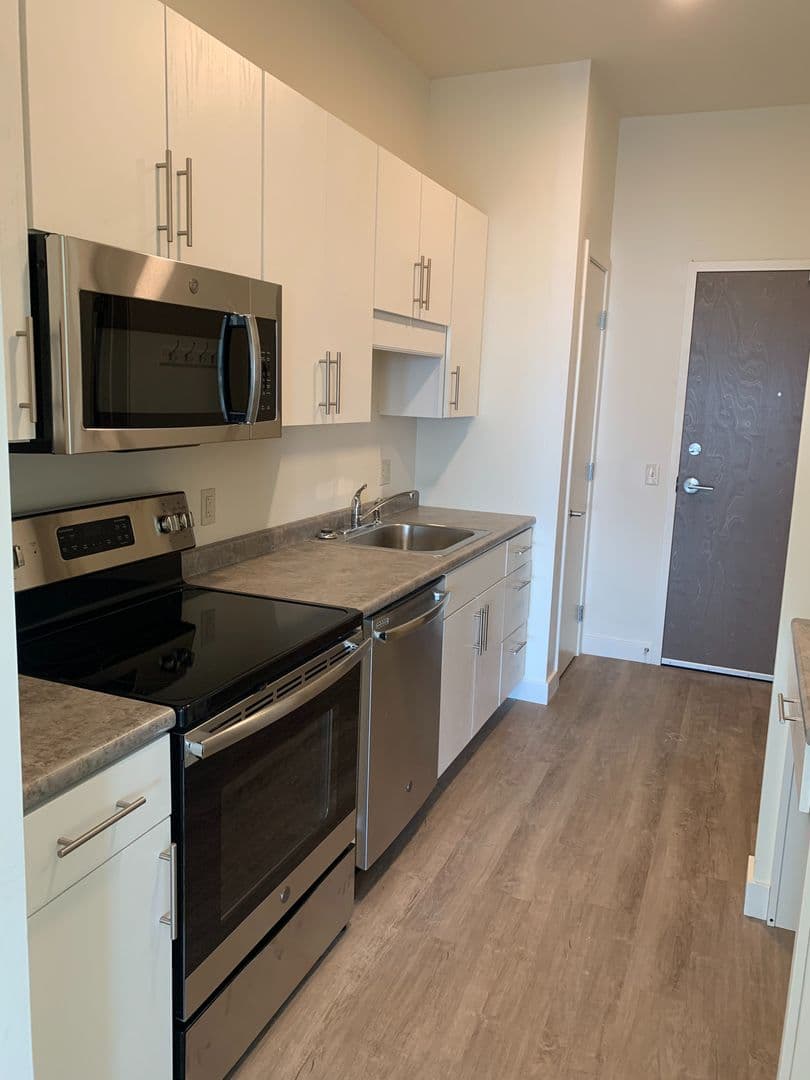 Burlington Apartment: 351 North Ave