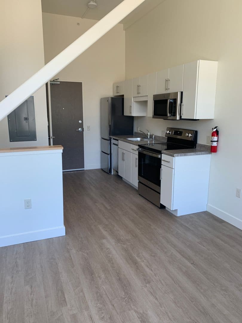 Burlington Apartment: 351 North Ave