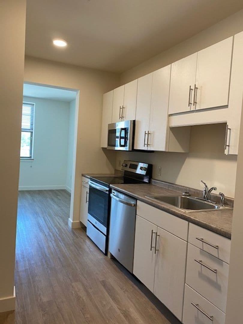 Burlington Apartment: 351 North Ave